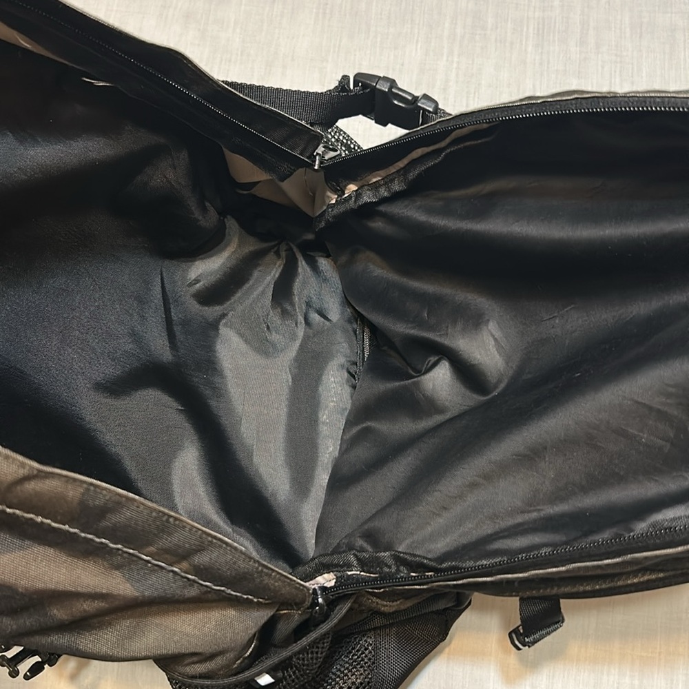 PINK Victoria's Secret Camouflage Backpack - Picture 4 of 5